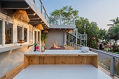 Beachfront 3 BHK Retreat with Gazebo |10m from Ashwem Beach, Goa