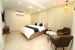 Hotel Chandigarh Heights - Airport Road Manali Highway Transit Hotel, Mohali