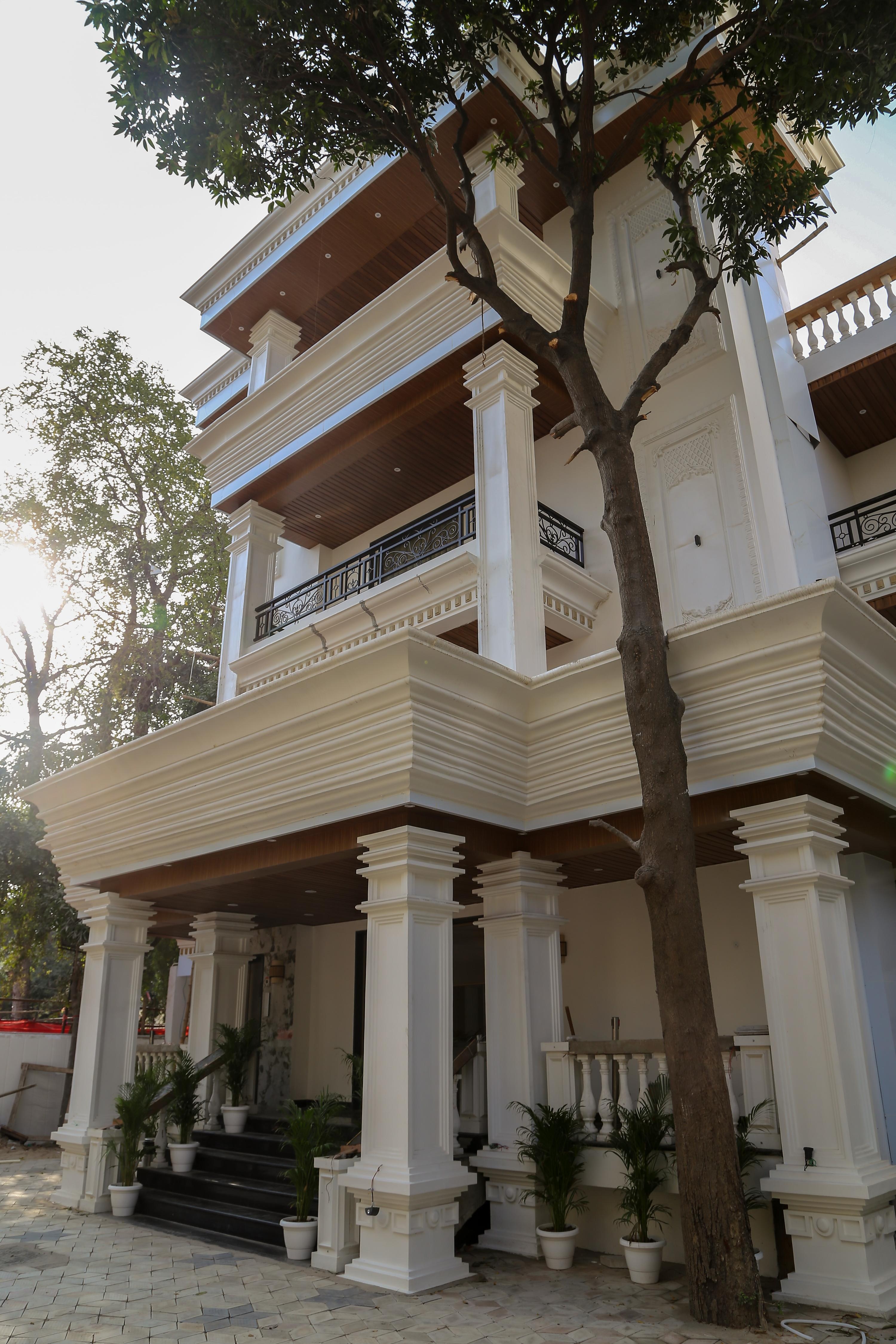 Four Leaf Hotel Arjuna Manor, Varanasi - Tap to explore photos