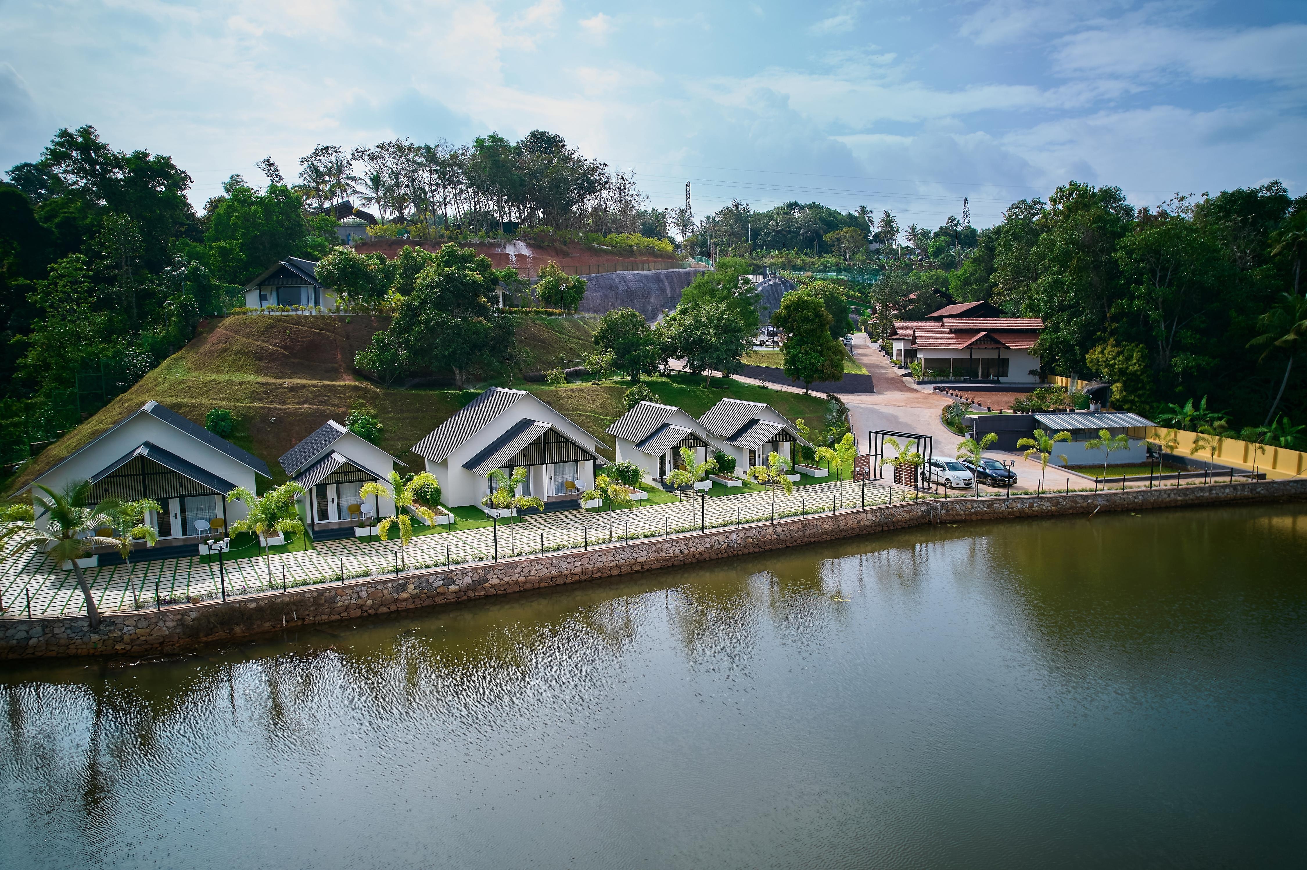 Lanka Valley Resorts - Tap to explore photos