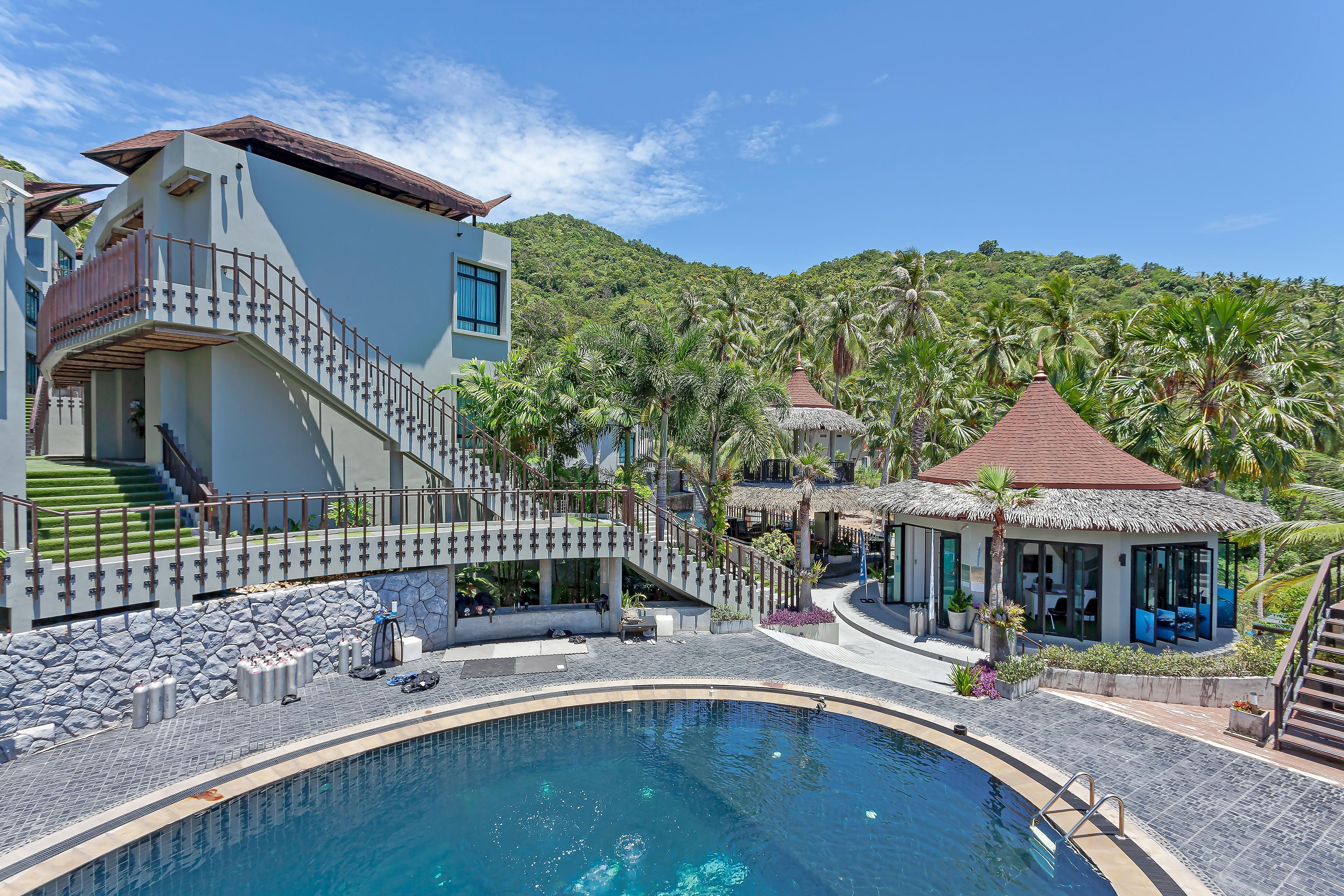 The Tarna Resort, Koh Tao - Tap to explore photos