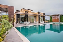 TapoBhoomi - A 4BHK Luxuries Pool & Farm Stay, Nathdwara