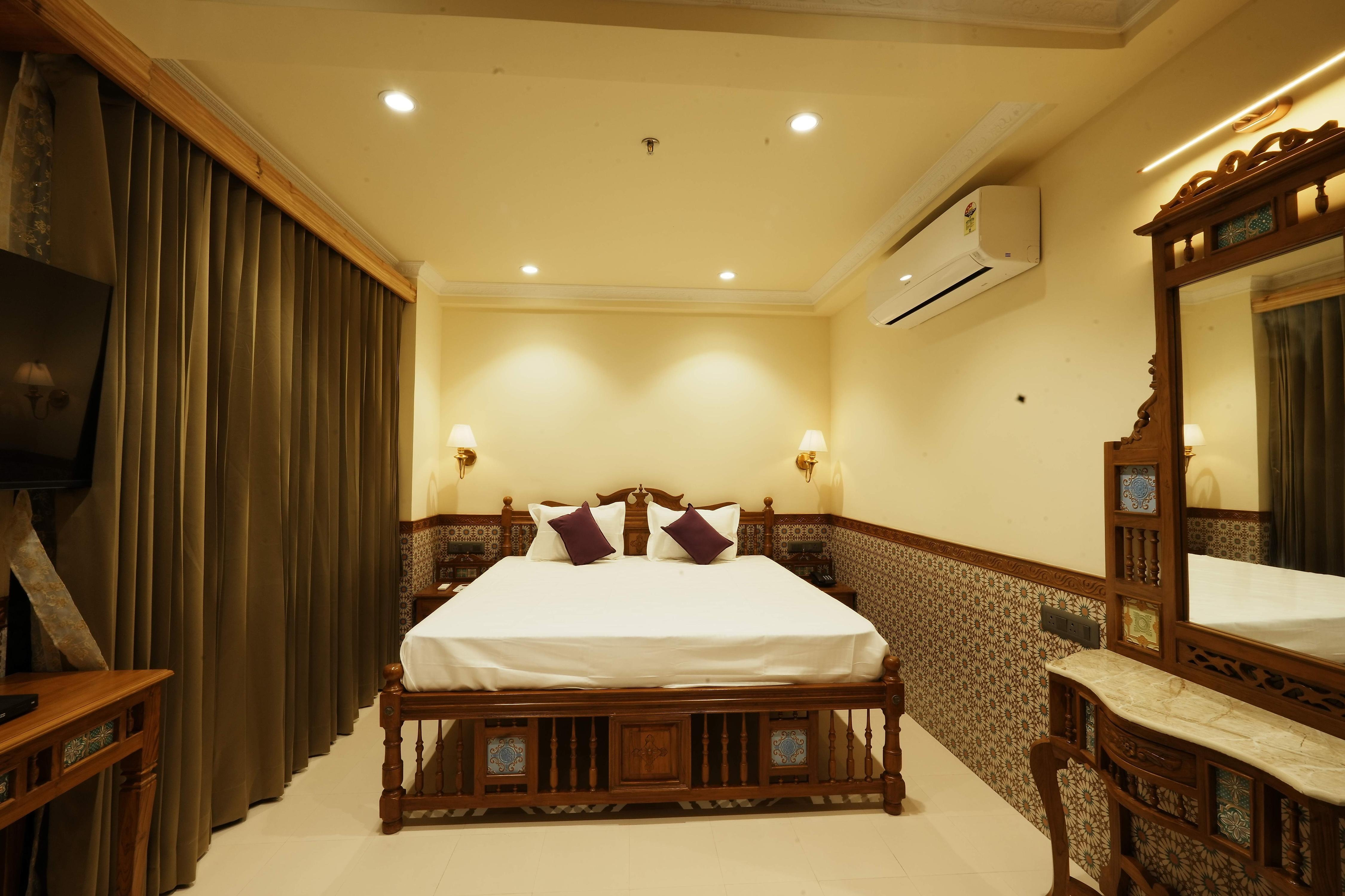 Hotel Surya Palace - Tap to explore photos