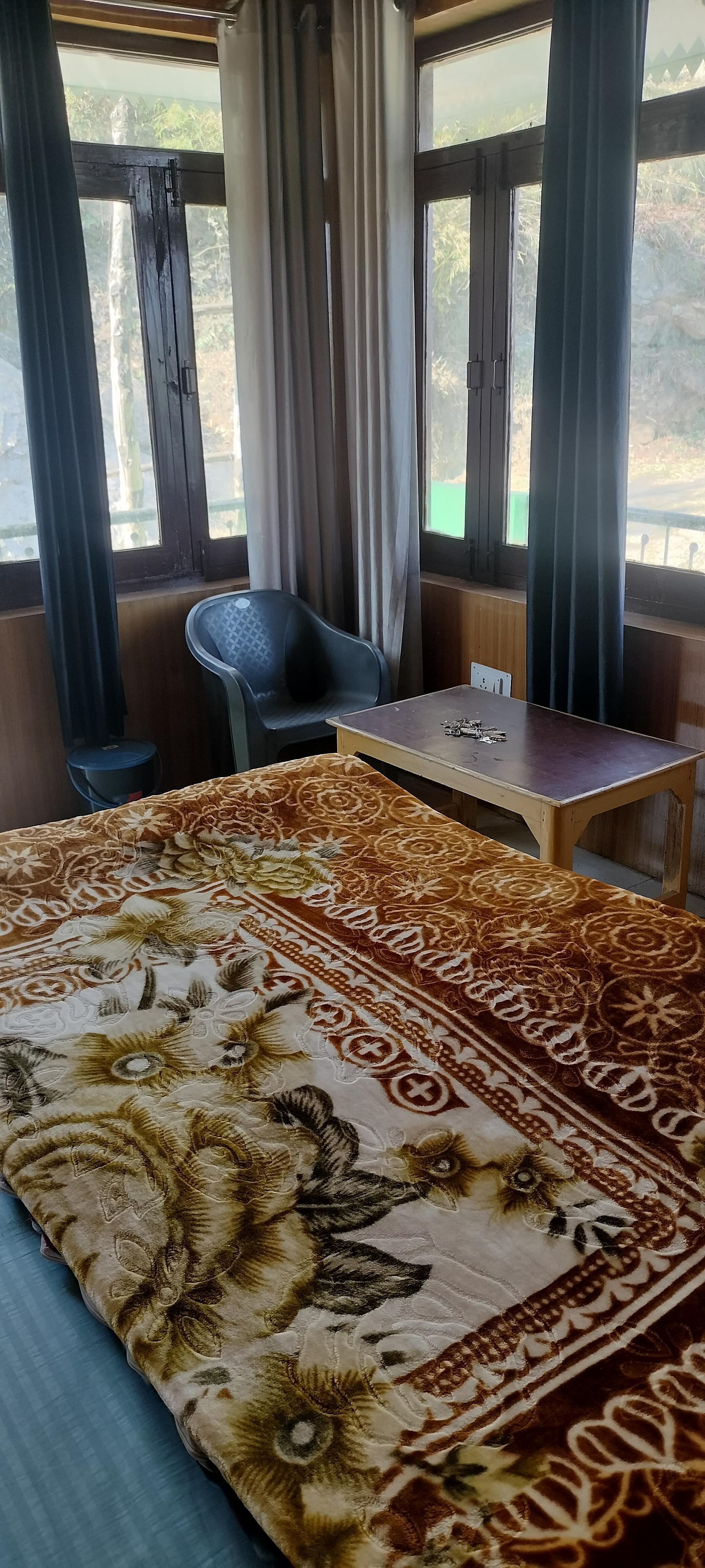 Jai gurudev jwar munisyar resort restaurent - Tap to explore photos