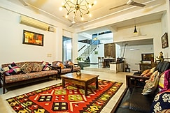 Opulent Antique 6BR Independent Villa in Gurugram, Gurgaon