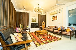 Opulent Antique 6BR Independent Villa in Gurugram, Gurgaon