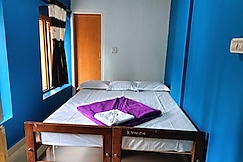 SHAMBHAVI DEEPA GURUSADANA GUEST HOUSE, Coorg