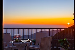 Alaya Stays Evara Serene 4 BHK Hill Retreat with Balcony, Fireplace & Scenic Views, Mussoorie