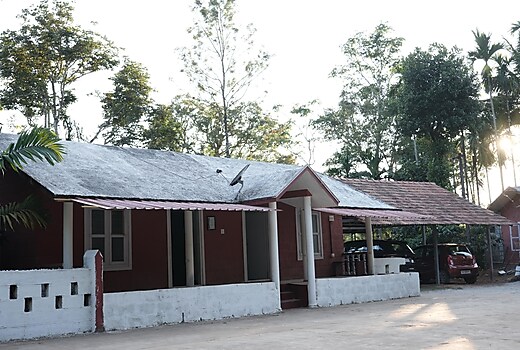 Red Villa Estate Stay