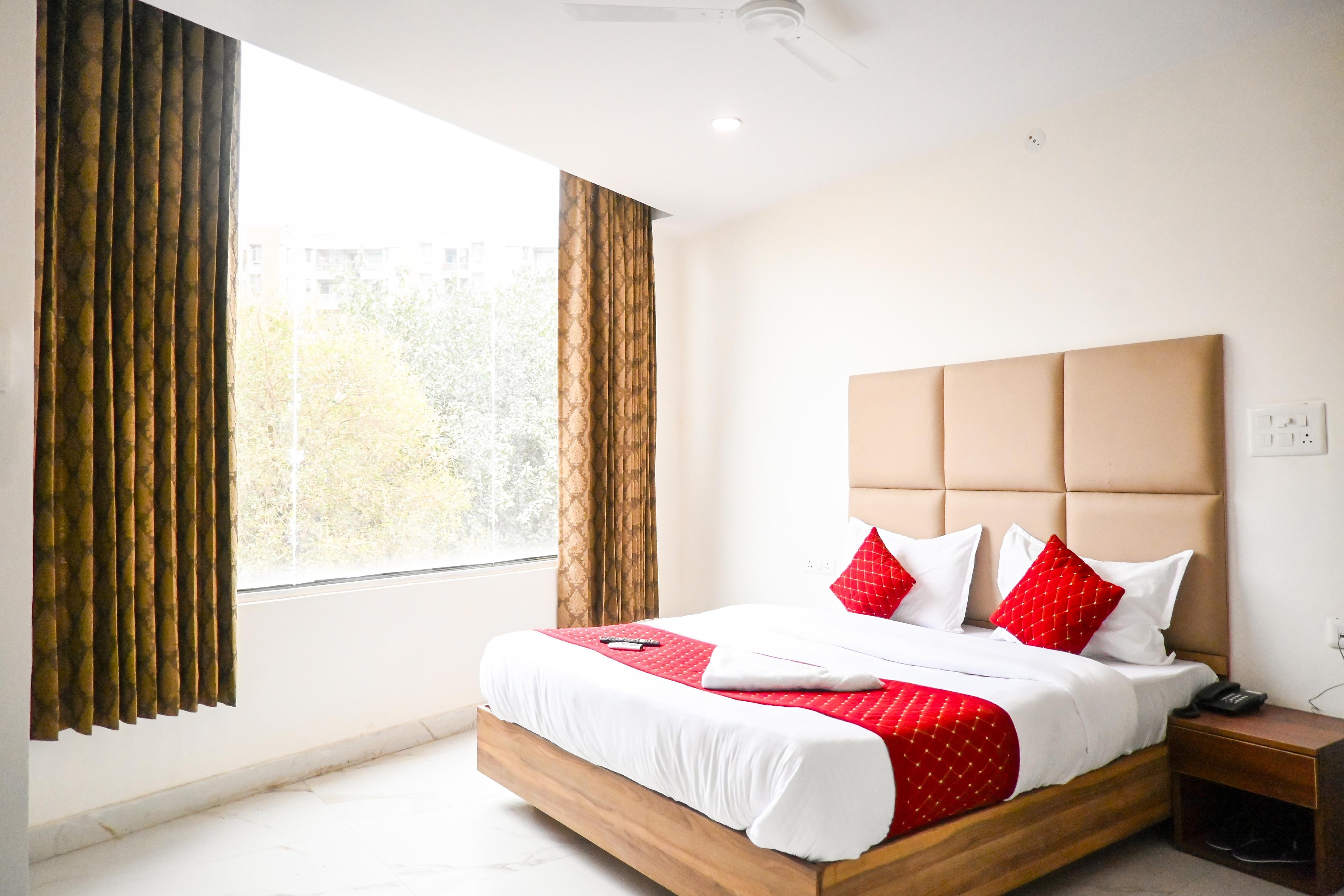 Hotel Yashobhoomi Inn - Tap to explore photos