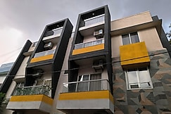 Orraica Stays Standard Living, Ujjain