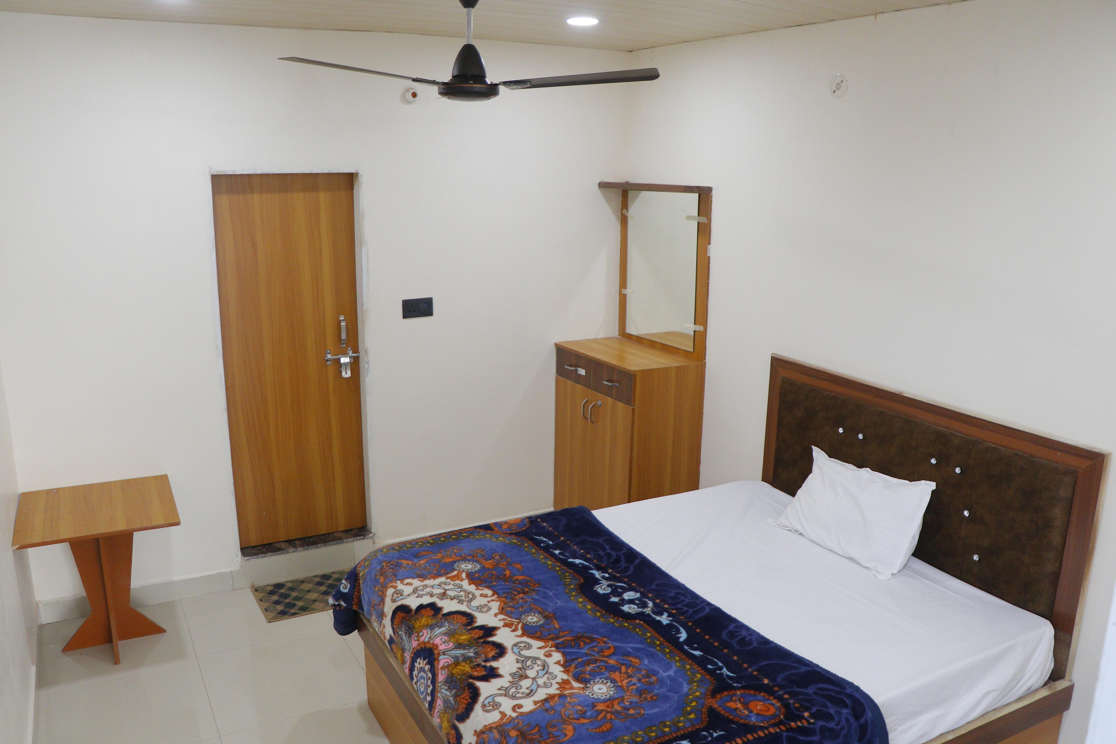 Dolphin Guest House - Tap to explore photos