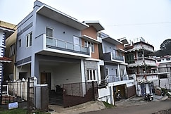 SRJ Thaneesh Service Apartments, Ooty