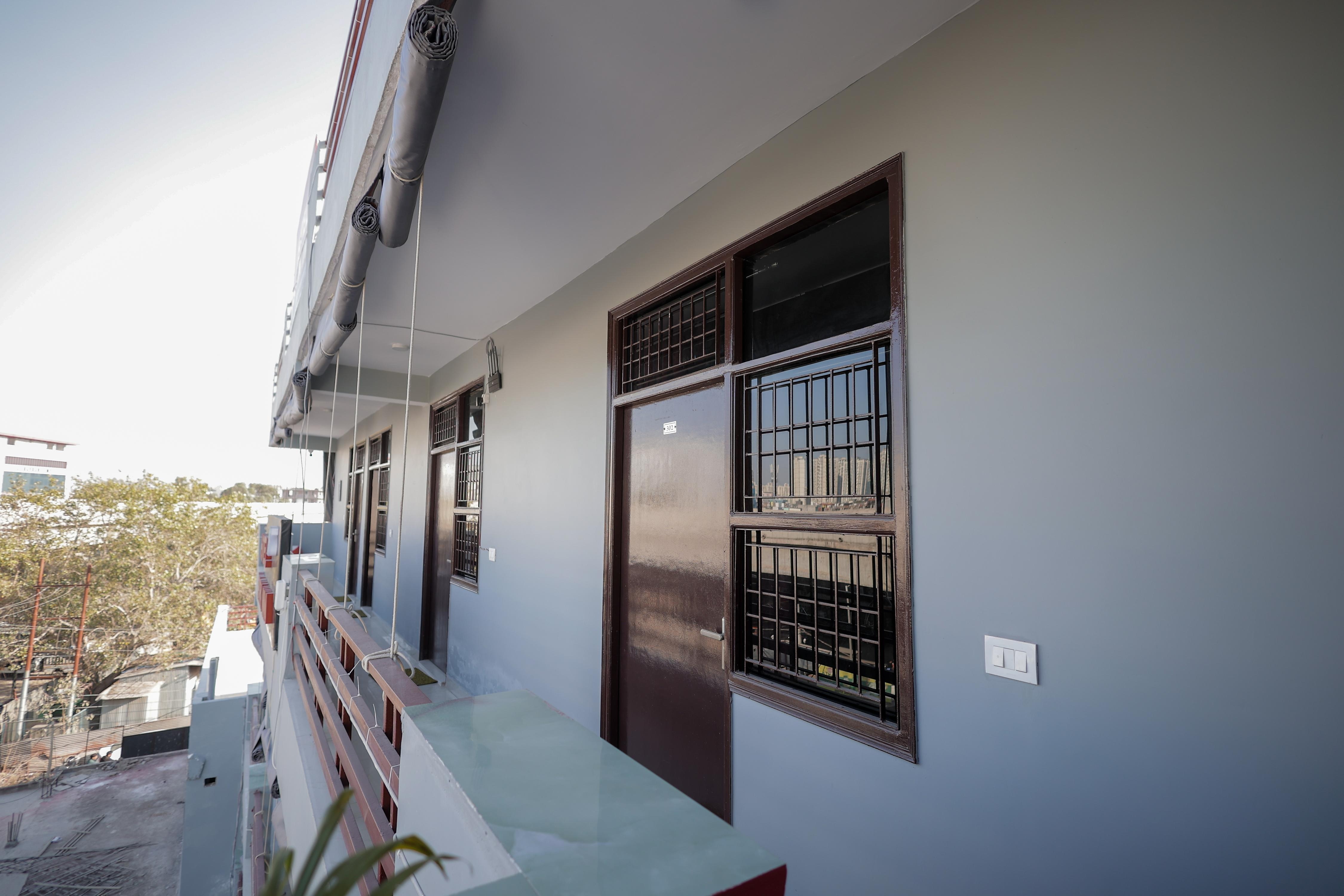 Hotel Spark Inn | Near Motherhood Hospital - Tap to explore photos