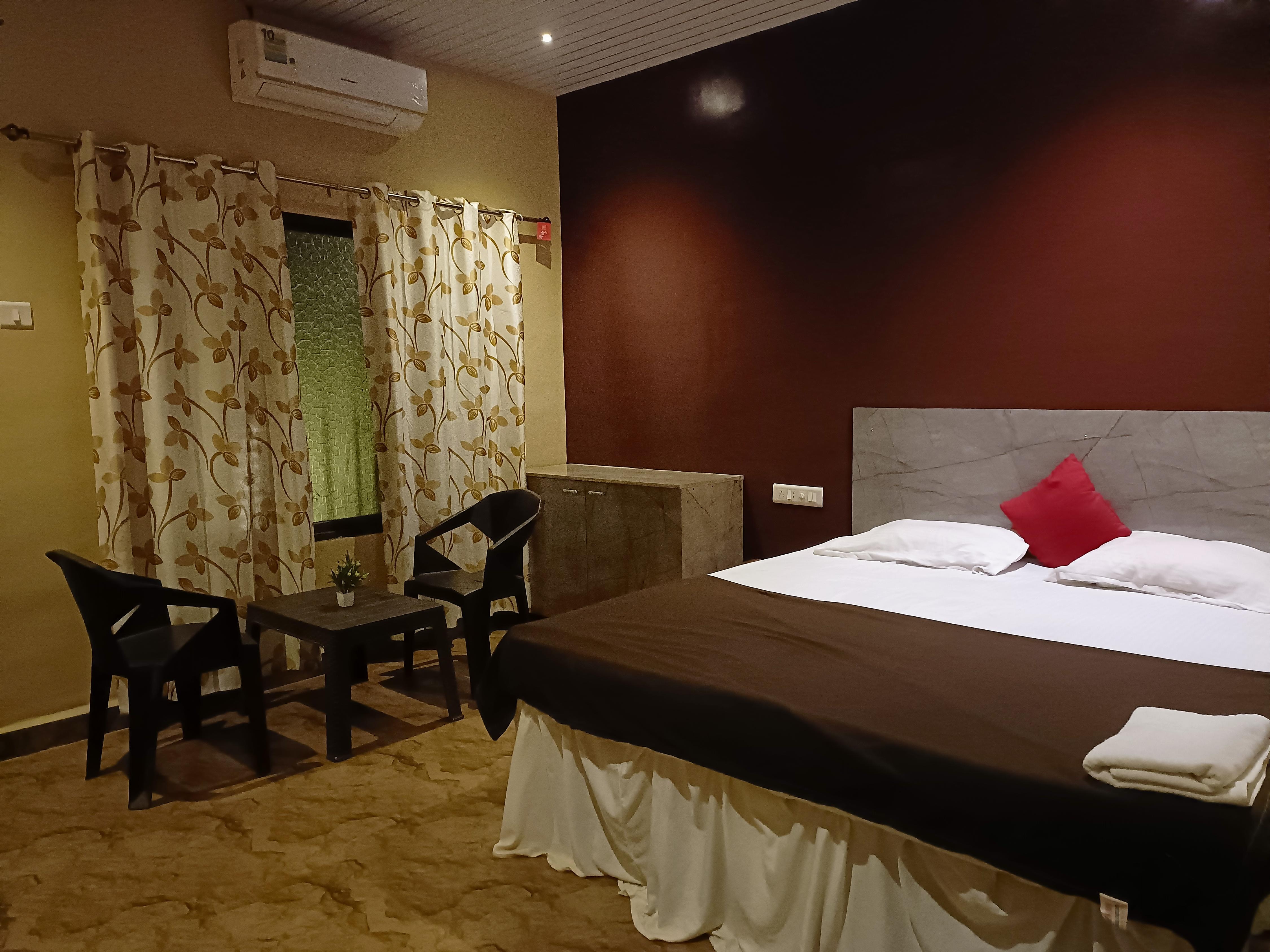 Deluxe AC Room 1