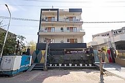 DIVINE HOTELS & BANQUETS, Noida