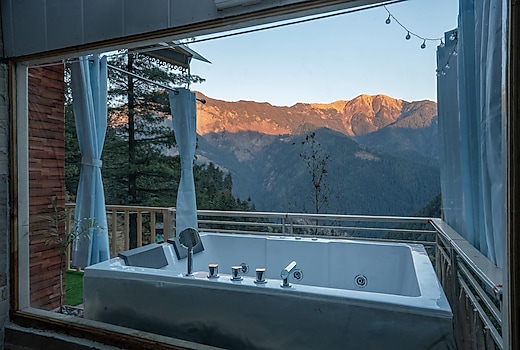 Soothing Jacuzzi Nest By Bastiat Stays