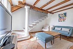 Charming apartment heart of Suquet neighborhood, Cannes