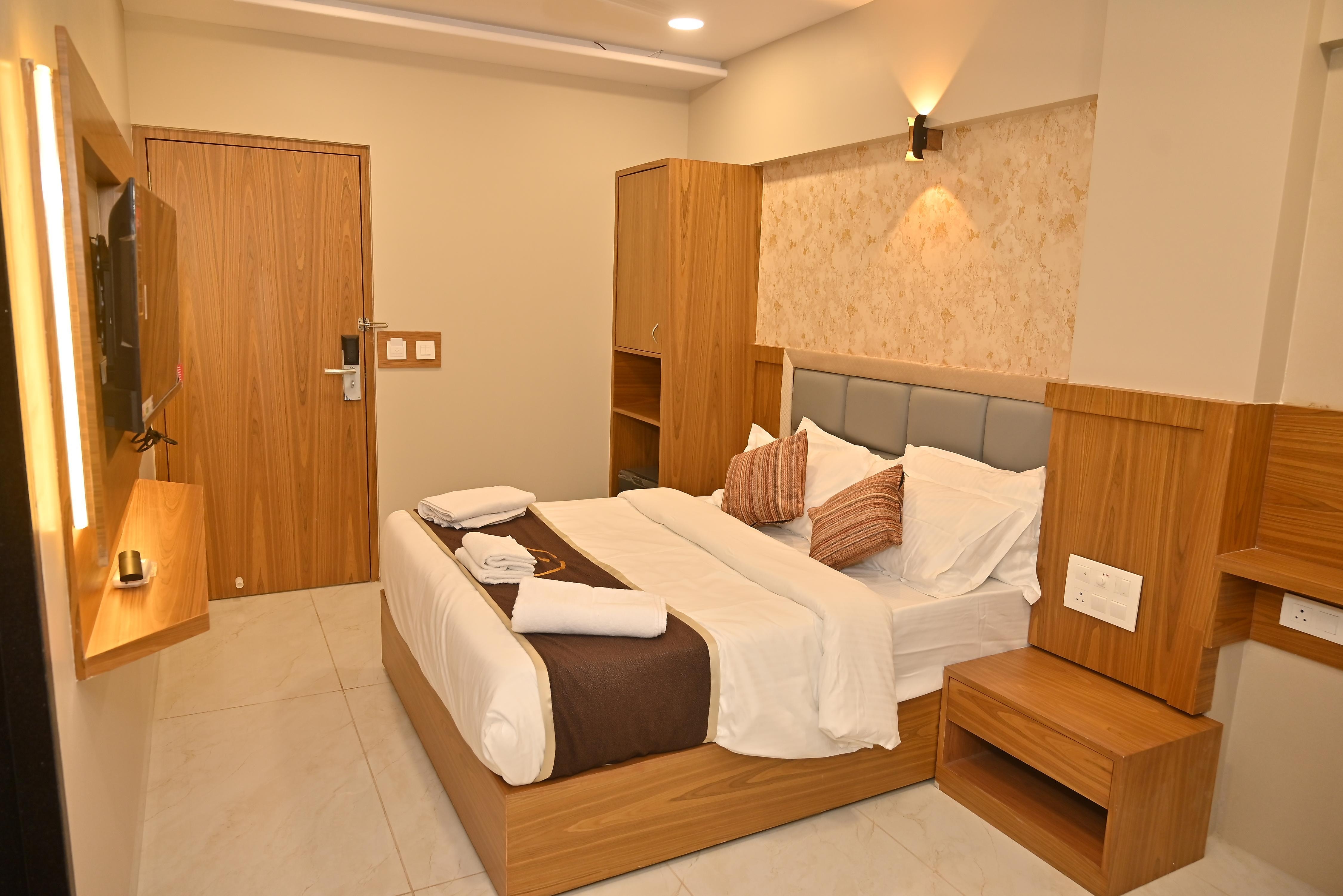 DELUXE ROOM 1