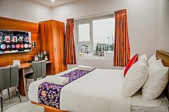 Keerthis Grand - Near Kempegowda int'l Airport Hotel, Bangalore