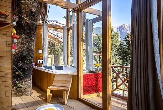 Jacuzzi Treehouse Jibhi By Bastiat Stays