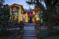 Alaya Stays Thistle House | 4 BHK Hideaway with Gazebo & Terrace, Nainital
