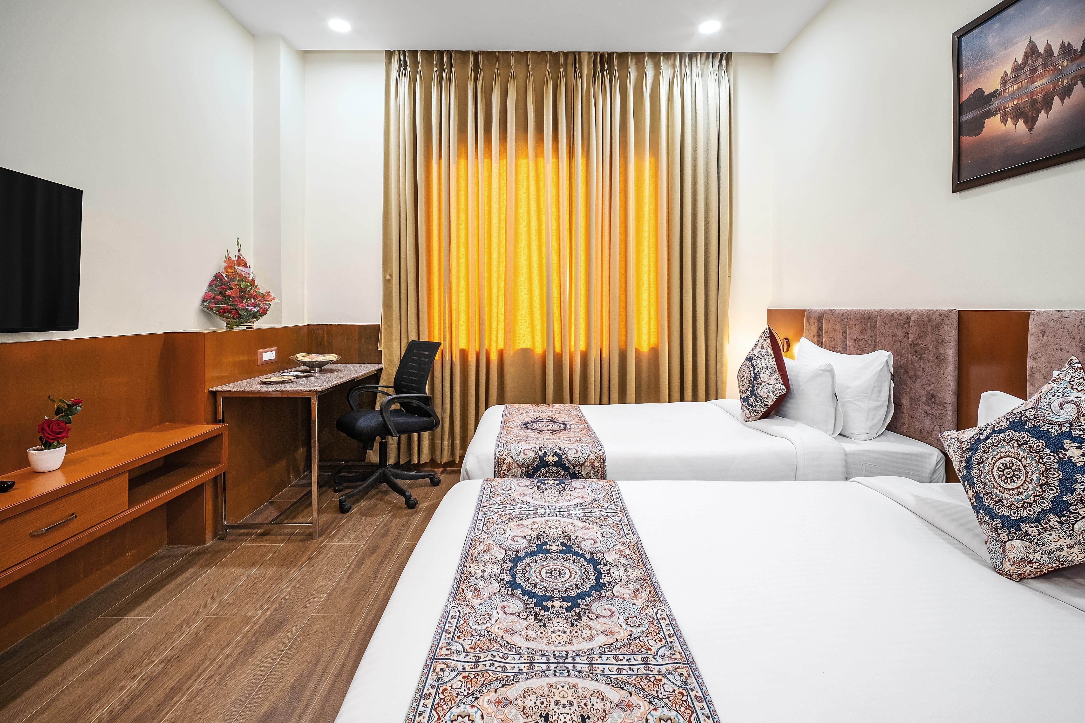 Hotel Padmshree Palace - Tap to explore photos