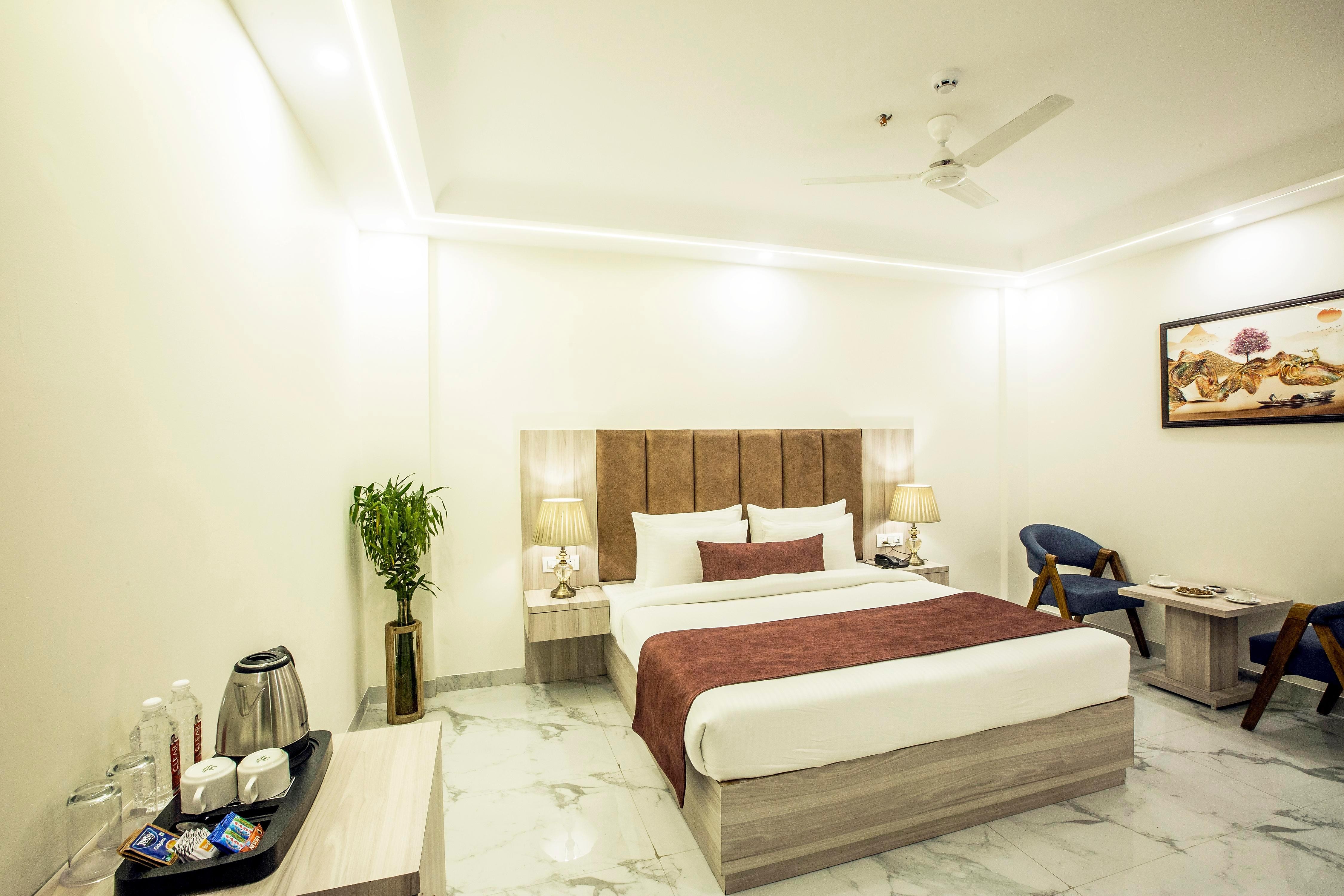 Hotel Ginger Palace @ Delhi Airport By Luxury Group - Tap to explore photos