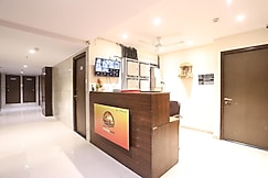 Hotel Sunrise Cave, Surat