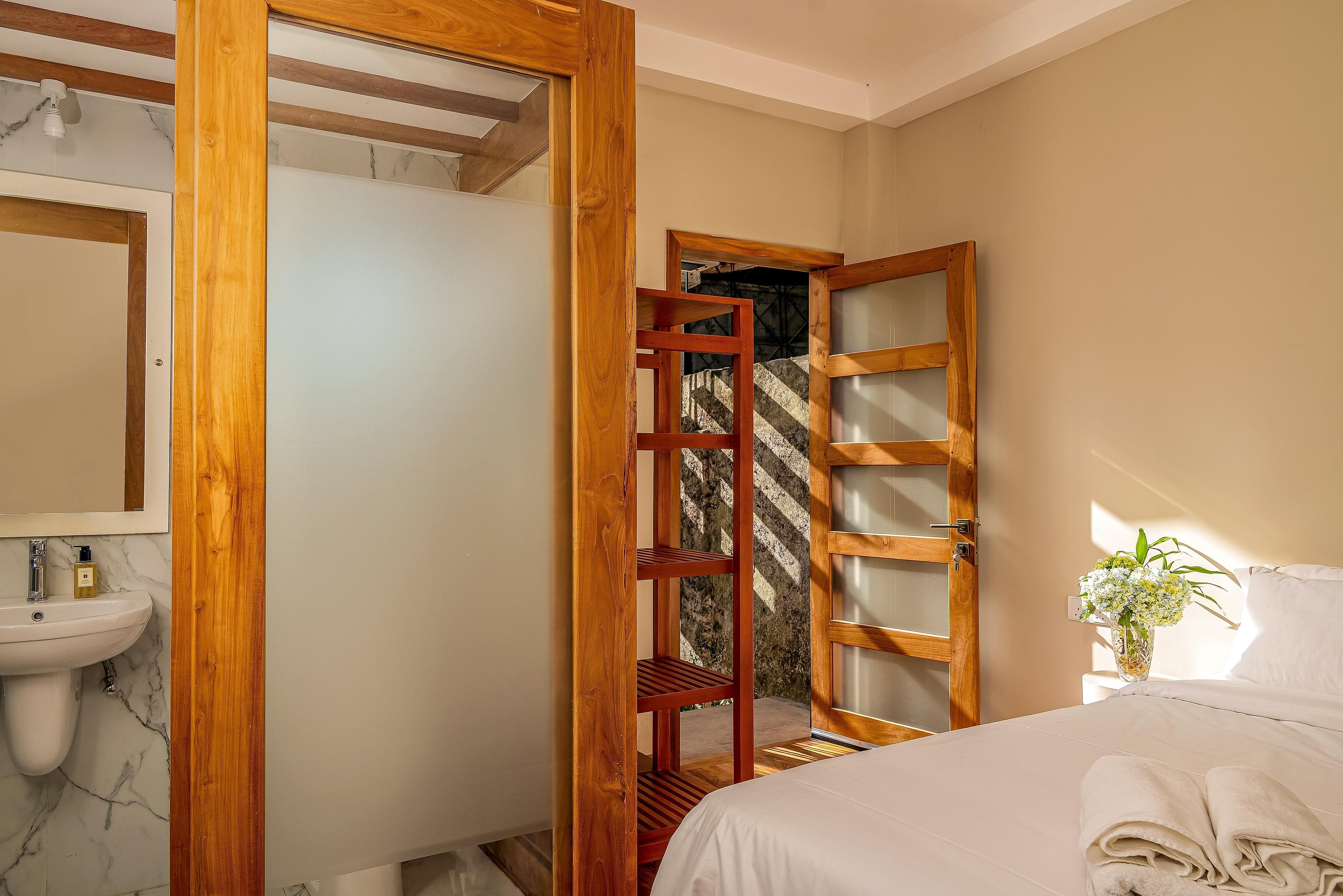 Colombo Villa Collection - Tap to explore photos