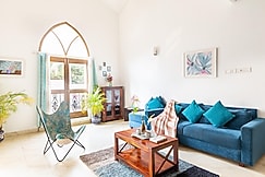 Modern luxury duplex villa with swimming pool in Siolim: C9, Goa