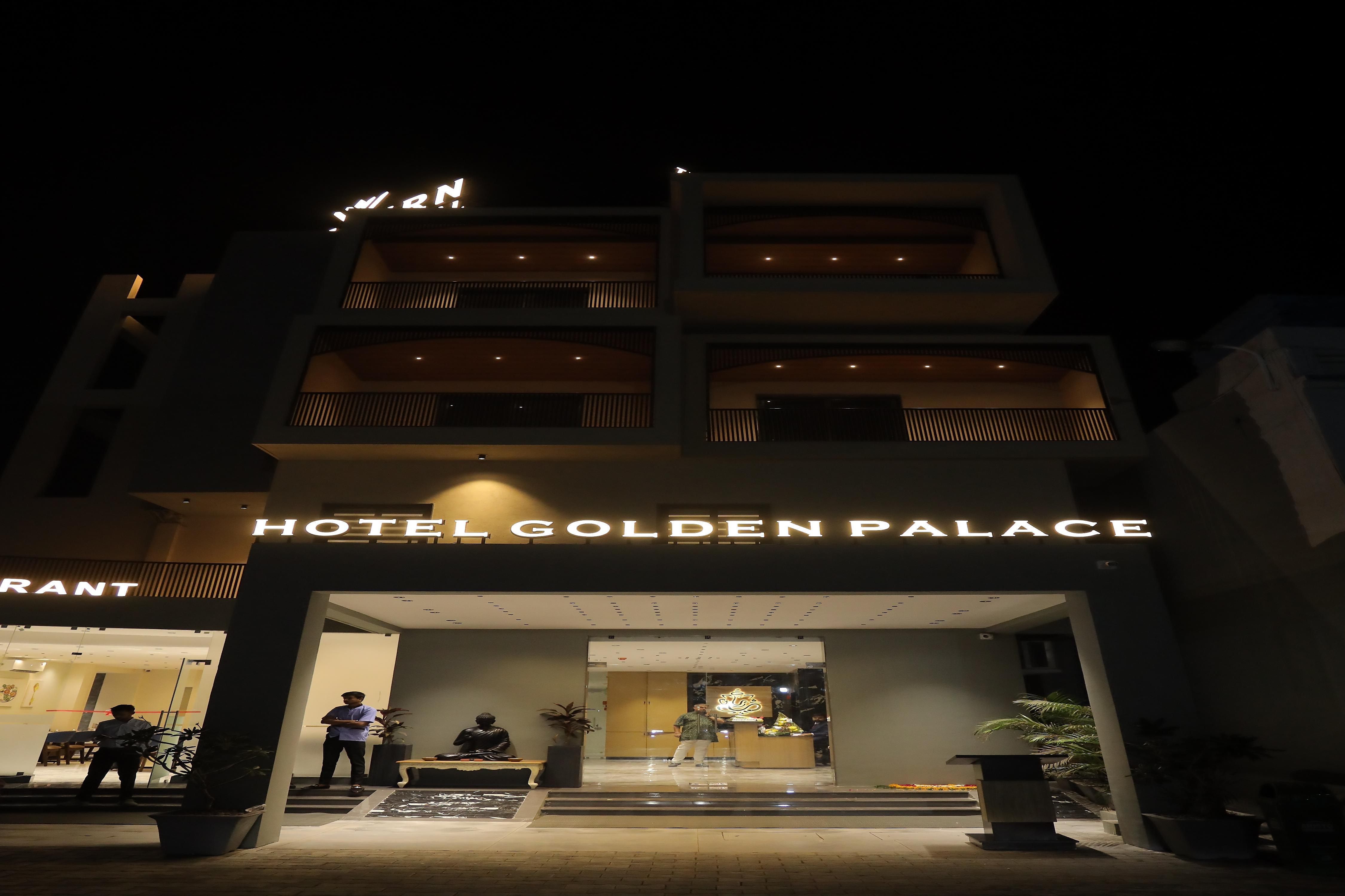 THE WESTERN INTERNATIONAL ( HOTEL GOLDEN PALACE ) - Tap to explore photos