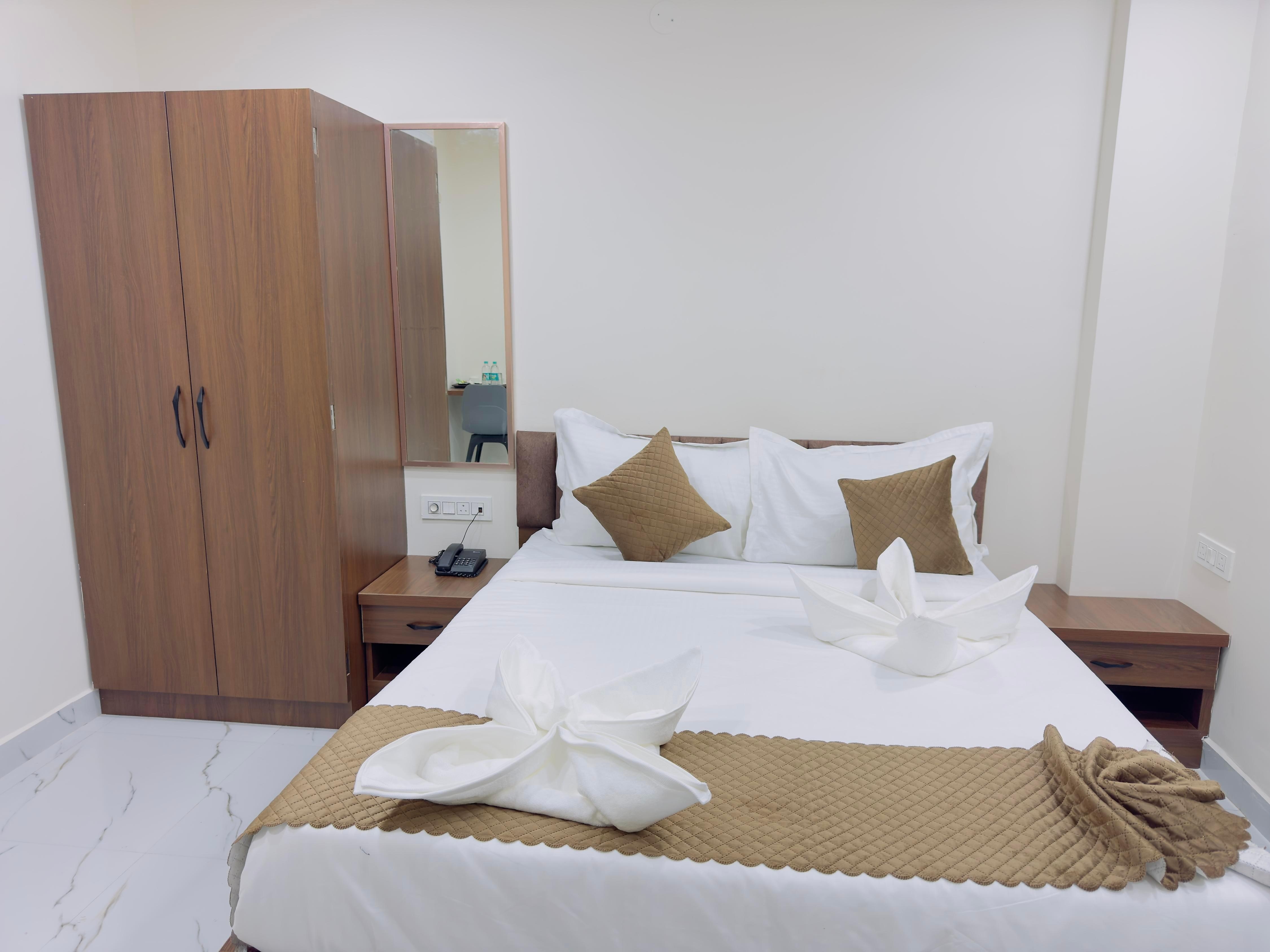Hotel Apex Inn Shamshabad Airport - Tap to explore photos
