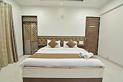 3BHK Solitaire Villa by Jalanta Stays, Lonavala