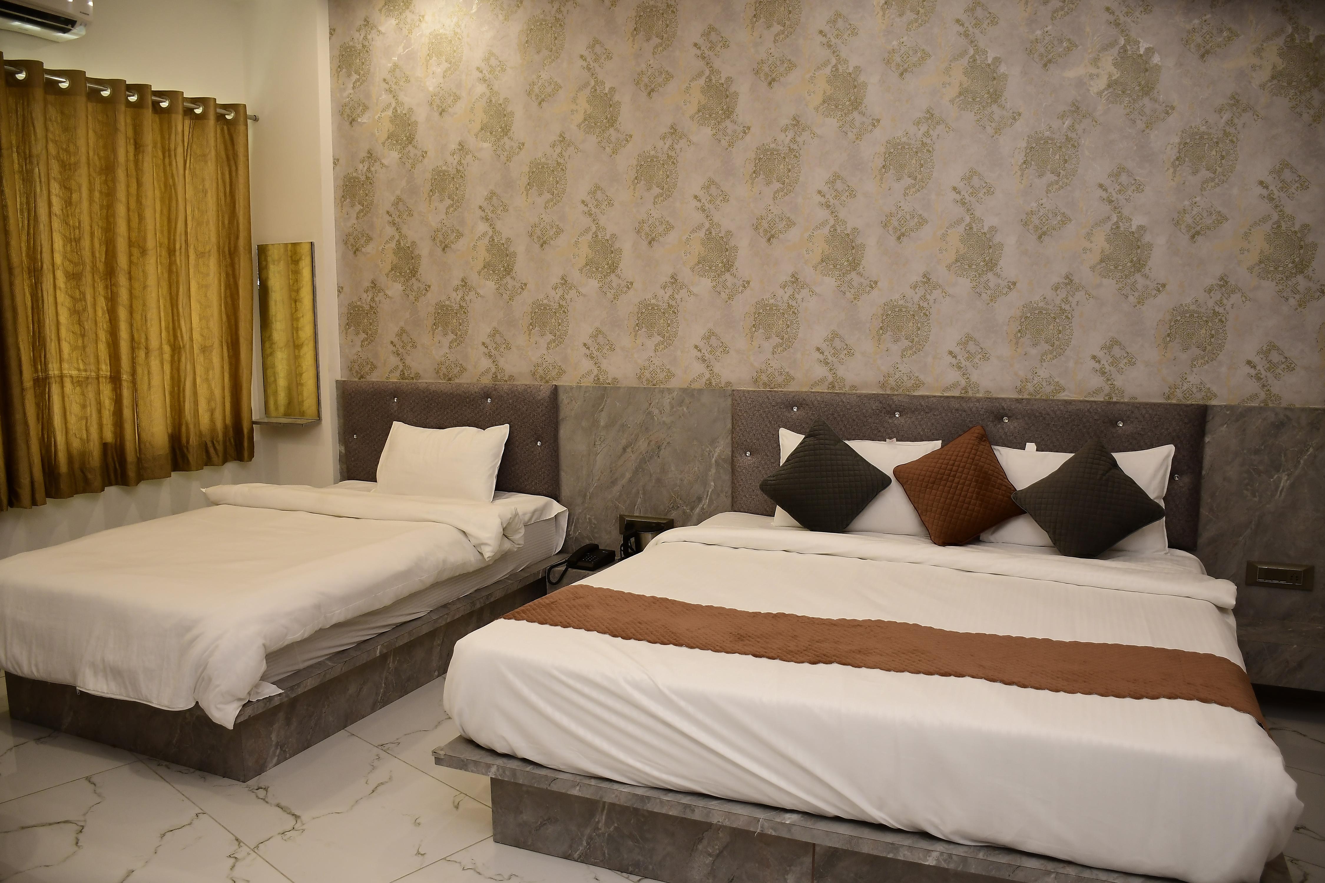 Hotel Morvi Nandan - Tap to explore photos