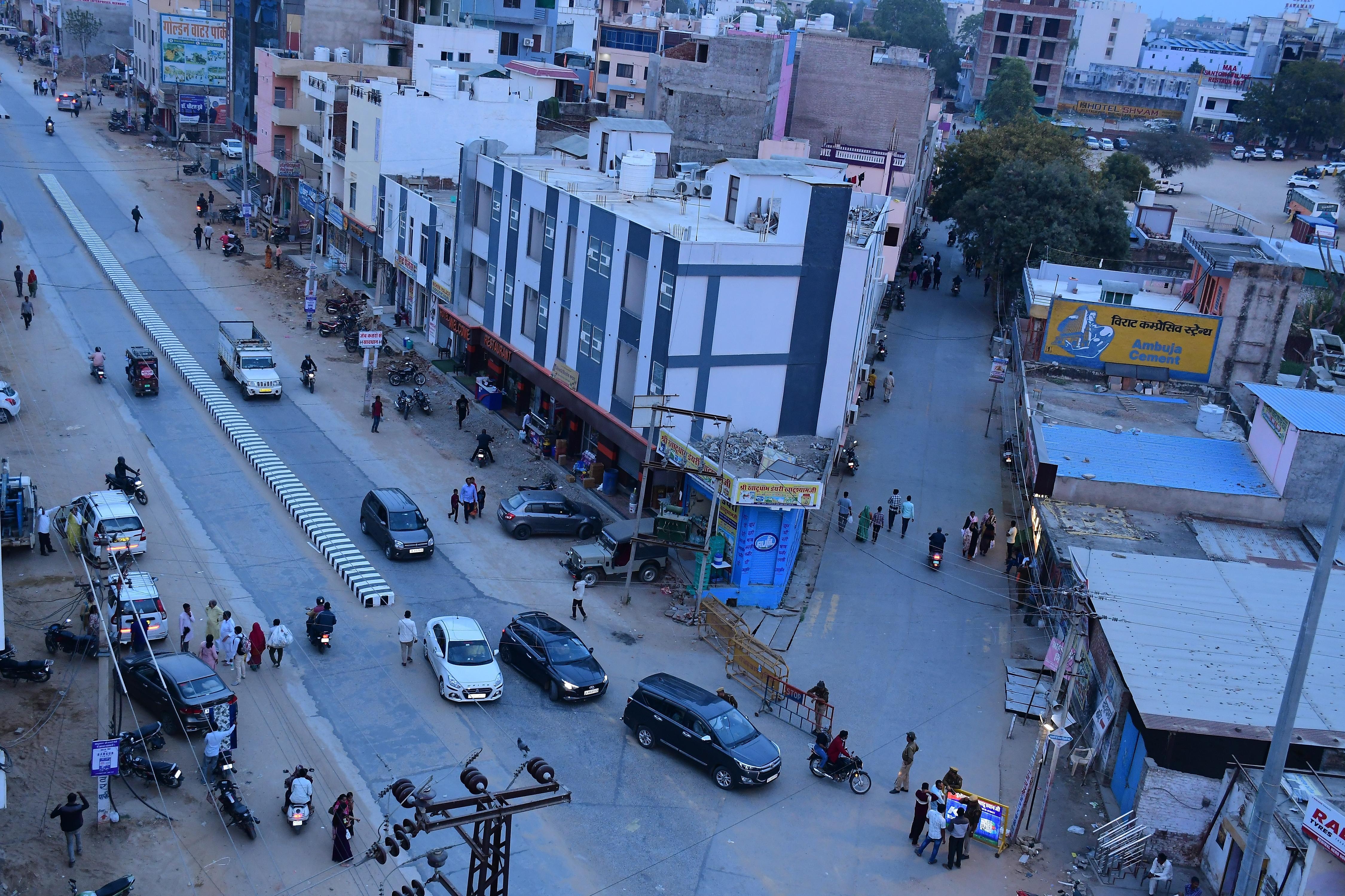 Hotel Morvi Nandan - Tap to explore photos