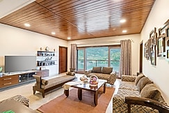 ELIVAAS 3 BHK with Garden & Balconies - Lakeview Manor, Nainital