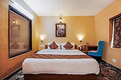 Mud House Mashobra with Balcony and Mountain View, Mashobra