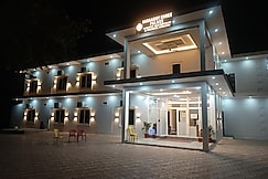 Aaraadhy Shree Palace, Ayodhya