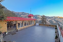 Hotel Nature's Lap (5 Min Drive to Mall Road and Free Onsite Parking), Mussoorie