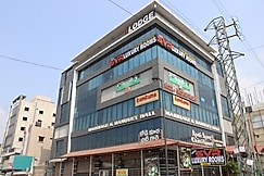 SVR LUXURY ROOMS, Tandur