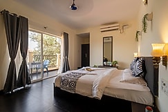 Riverbank Inn Luxury Rooms in Morjim, Goa