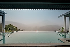 Casa MeruTara |4 BHK Villa with Infinity Pool with LakeView, Udaipur