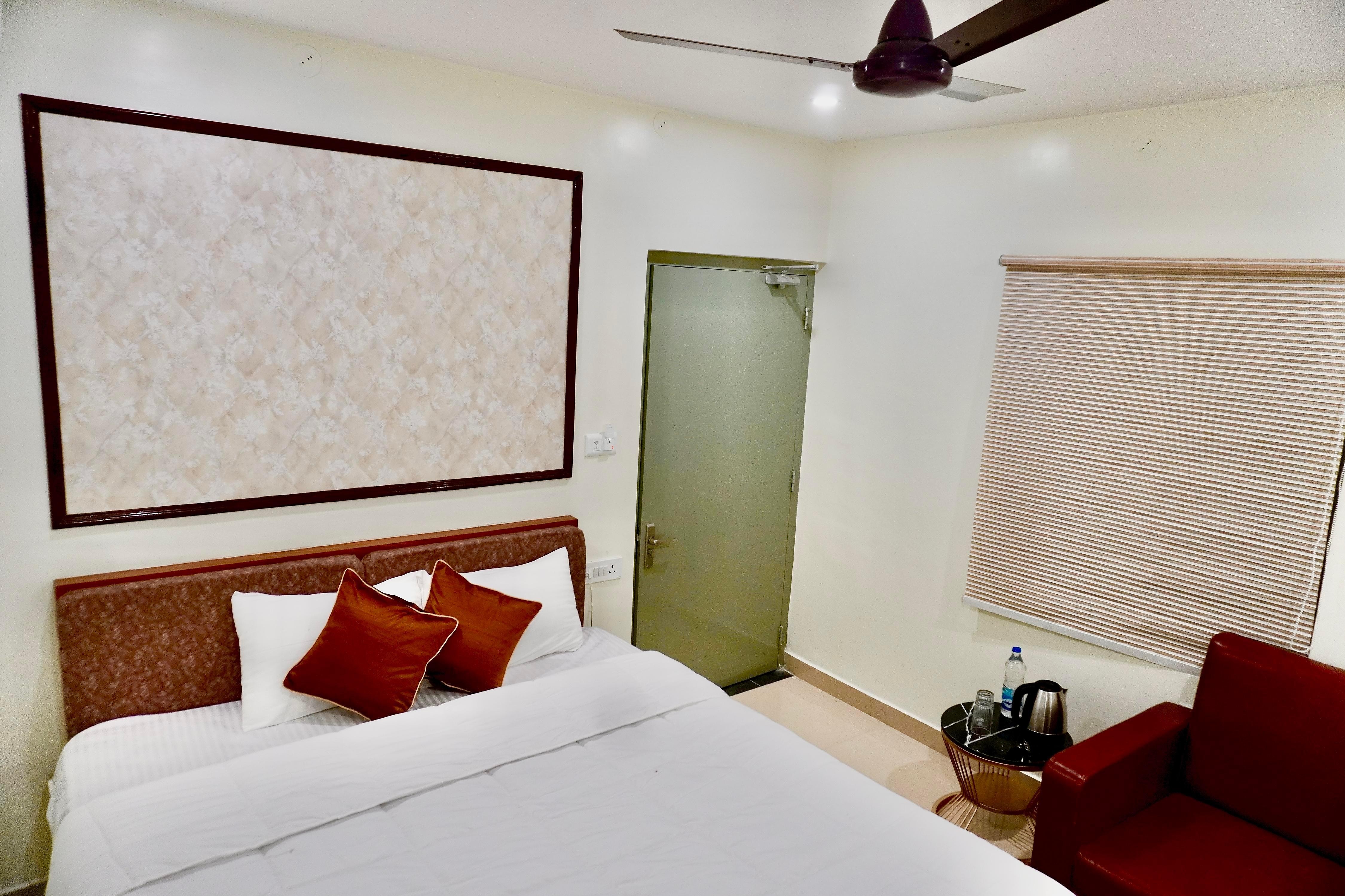 Mohey Hotel & Banquet Hall - Tap to explore photos