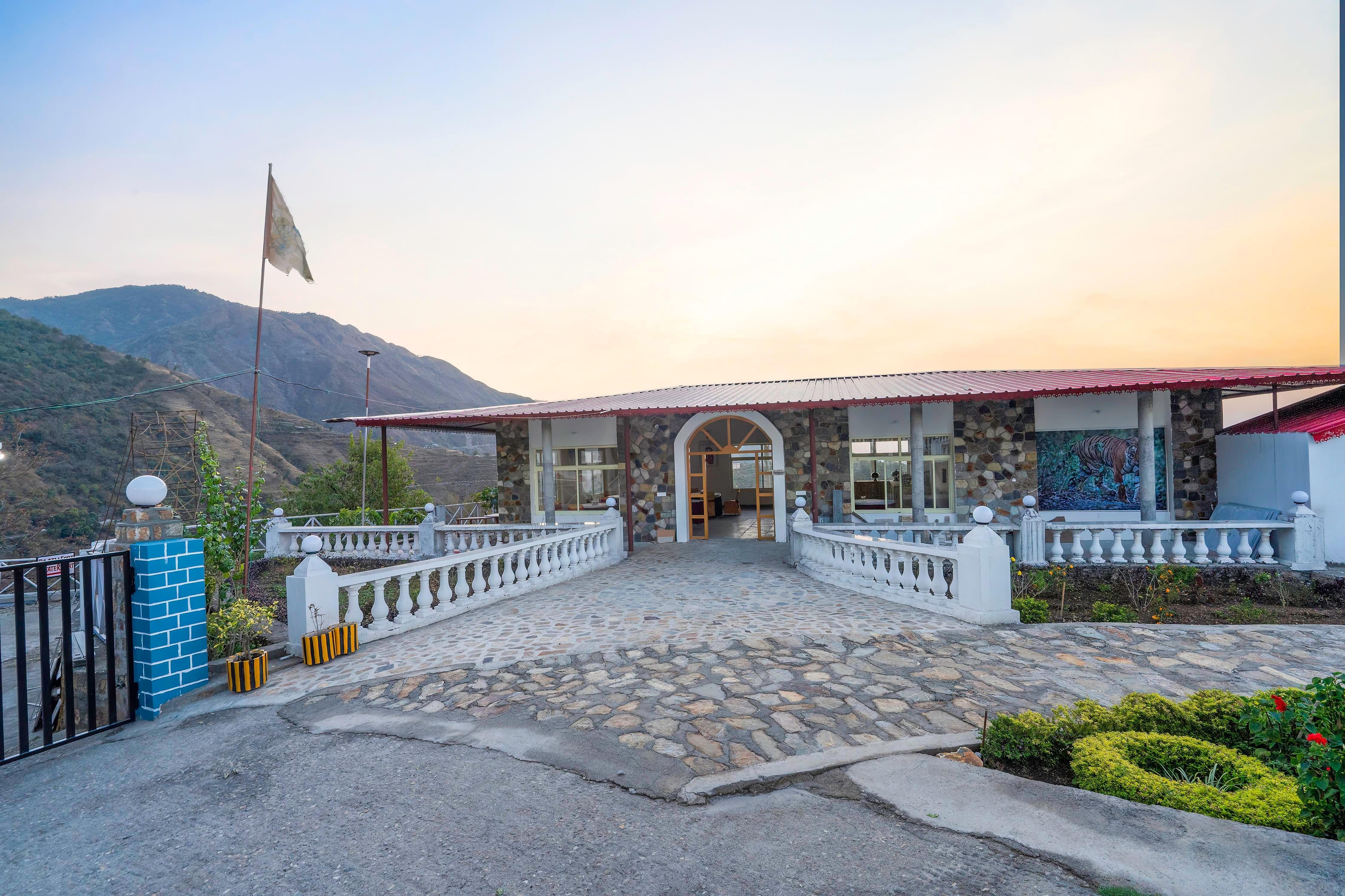Paatli Fort Estate Resort - Tap to explore photos