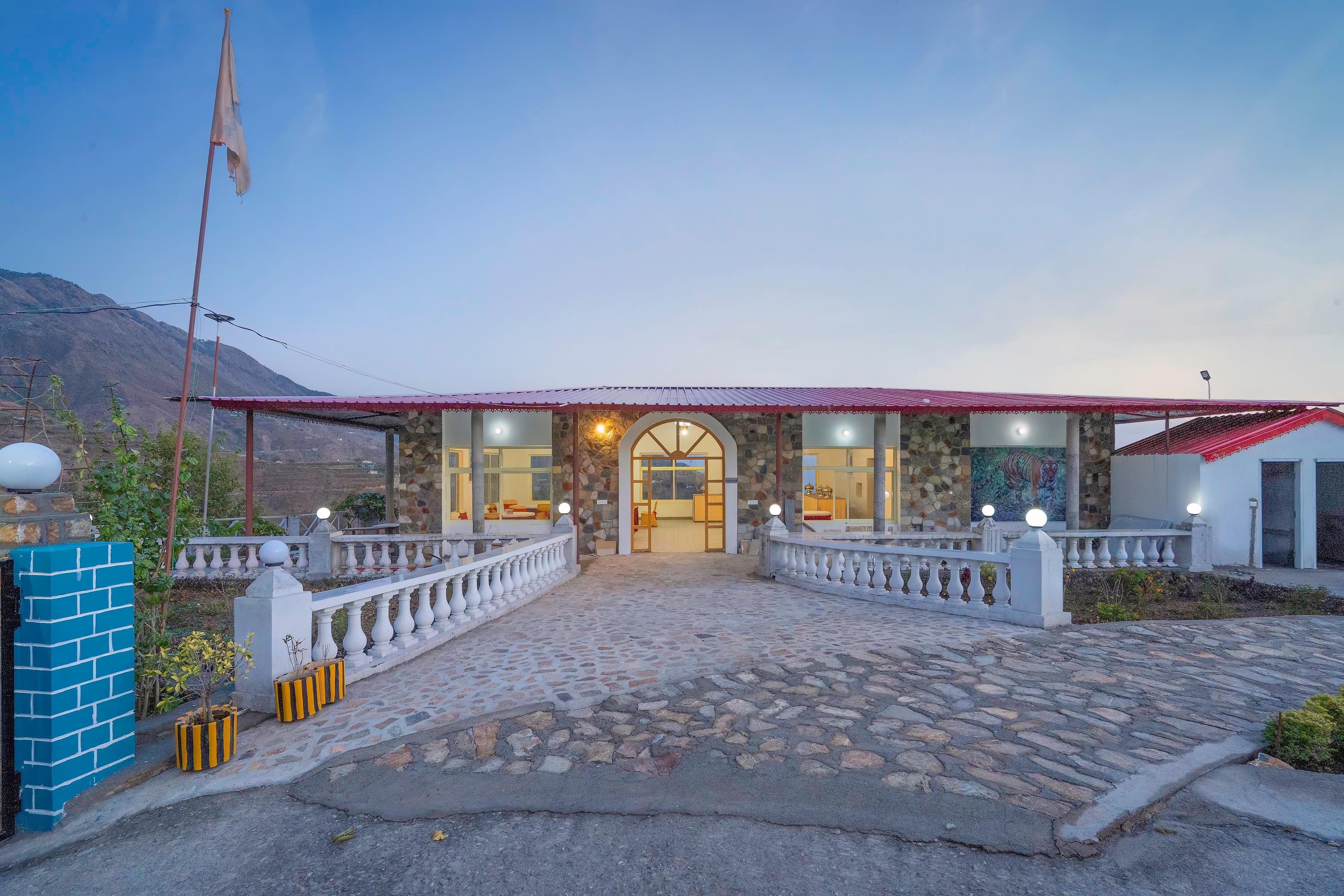 Paatli Fort Estate Resort - Tap to explore photos