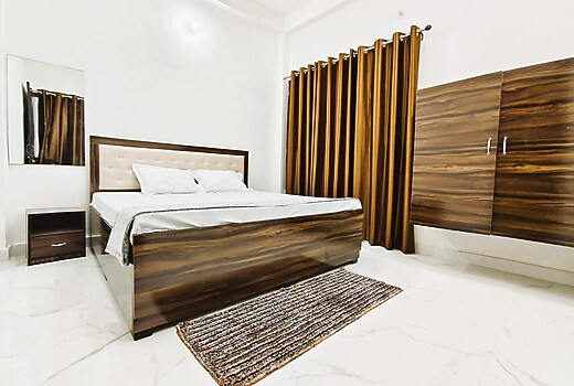 2 Comfy Bedrooms Near Temple/Airport Set 1