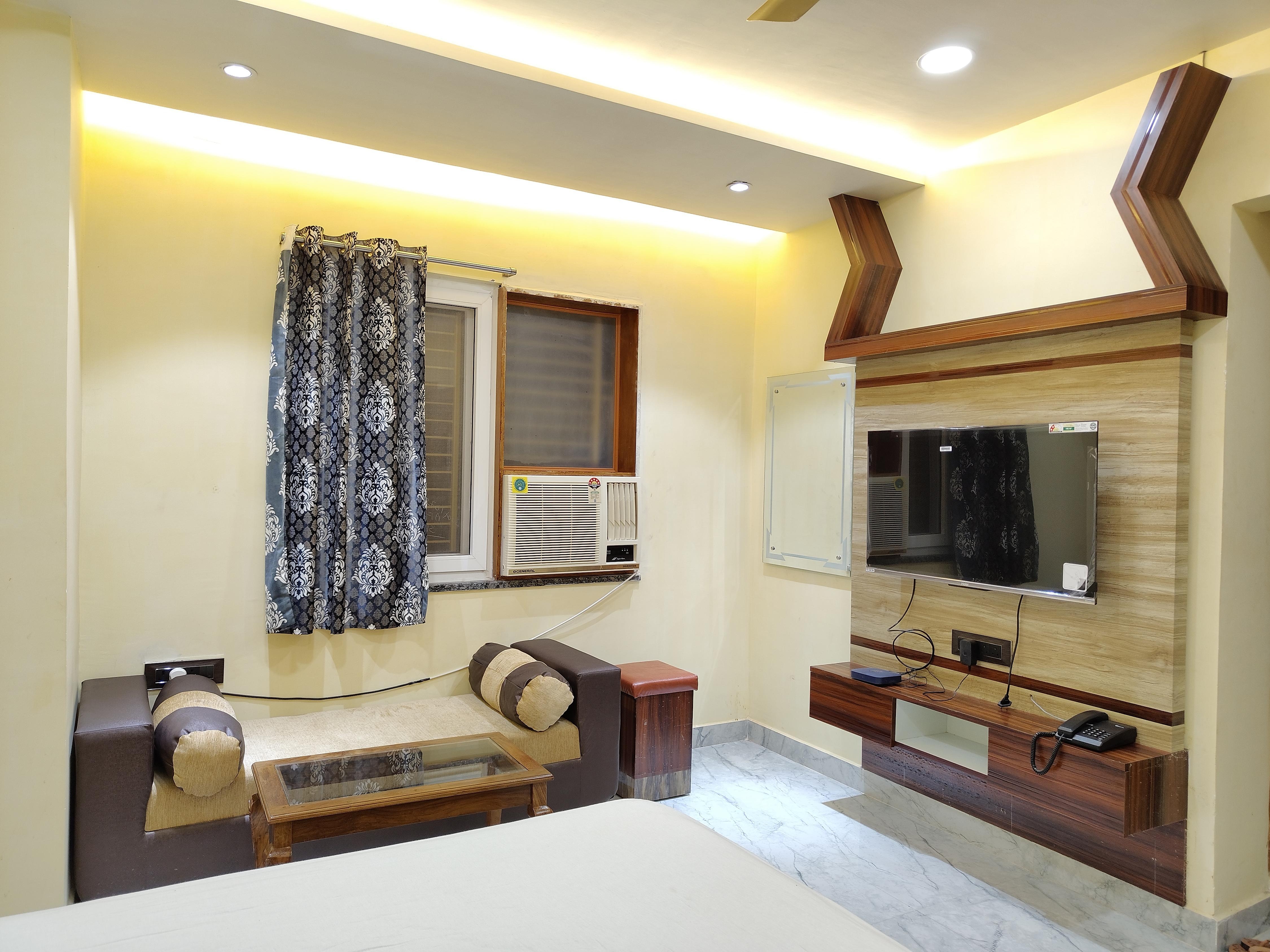 SHREE RADHE HOTEL & BANQUET (A UNIT OF GYANESHWAR VILLA) - Tap to explore photos