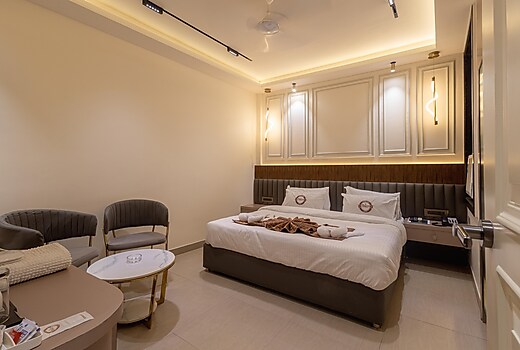 The Deep Hotel (Gumti No 5)