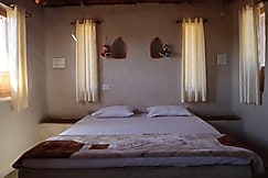 Maathrila Homestay, Parasia